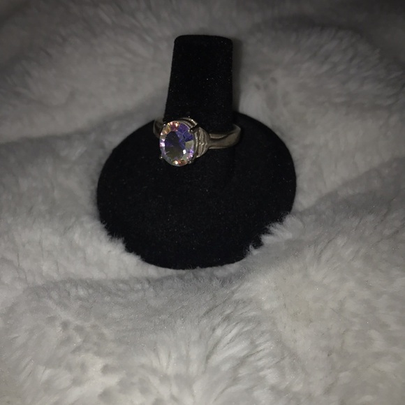 Iridescent crystal set in sterling silver ring with whale tail bezel - Picture 2 of 4